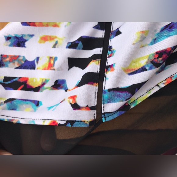 Worthington Black And White Multicolored Sleeveless Blouse Size Medium - Picture 6 of 9